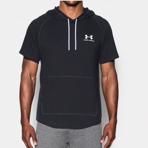 UNDER ARMOUR short sleeve hoodie